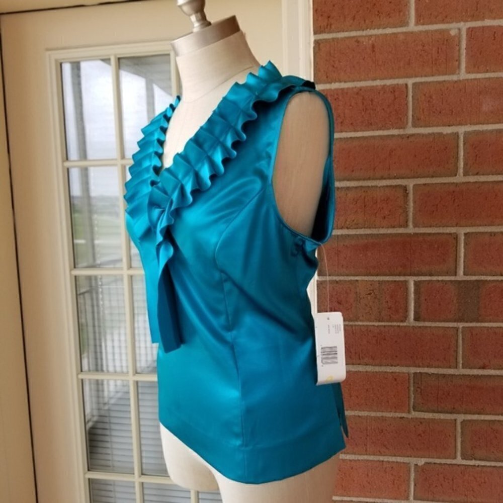 NWT Nine West Pleated front top (L)
